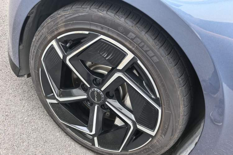 Used BYD Seal 2022 700 km Long-Range Rear-Wheel-Drive Version Exterior 10