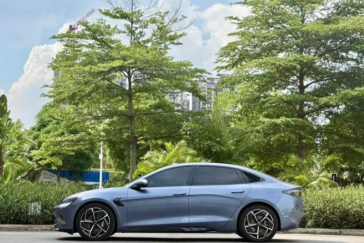 Used BYD Seal 2022 700 km Long-Range Rear-Wheel-Drive Version Exterior 3