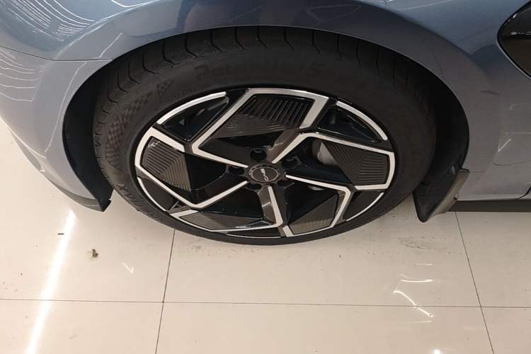Used BYD Seal 2022 700 km Long-Range Rear-Wheel-Drive Version Exterior 4