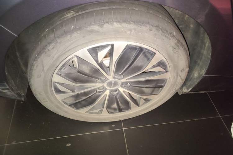 Used BYD Seal 2022 550 km Standard Range Rear-Wheel Drive Prestige Version Exterior 5