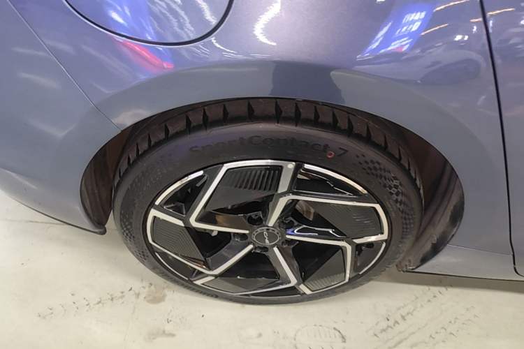 Used BYD Seal 2022 700 km Long-Range Rear-Wheel-Drive Version Exterior 5