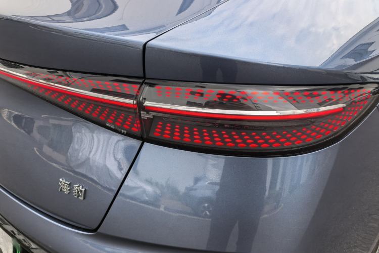 Used BYD Seal 2022 700 km Long-Range Rear-Wheel-Drive Version Exterior 8