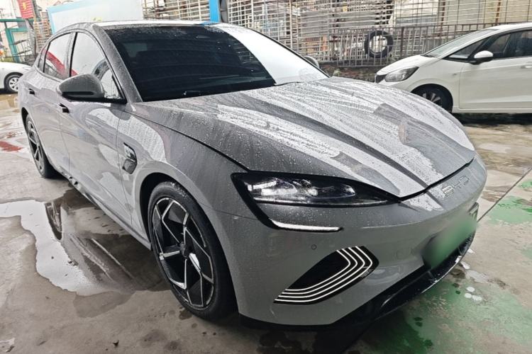 Used BYD Seal 2022 700 km Long-Range Rear-Wheel-Drive Version Front Right 45 Deg