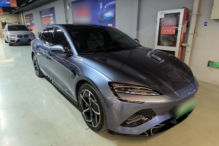 Used BYD Seal 2022 650 km All-Wheel-Drive Performance Version Front Right 45 Deg