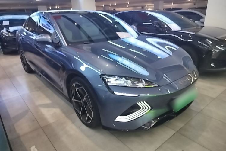 Used BYD Seal 2022 700 km Long-Range Rear-Wheel-Drive Version Front Right 45 Deg