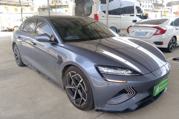 Used BYD Seal 2022 650 km All-Wheel-Drive Performance Version Front Right 45 Deg