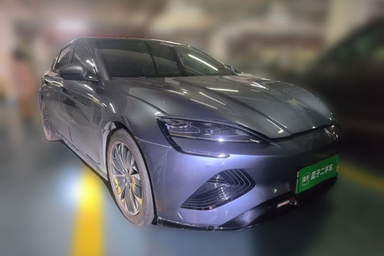 Used BYD Seal 2022 550 km Standard Range Rear-Wheel Drive Prestige Version Front Right 45 Deg