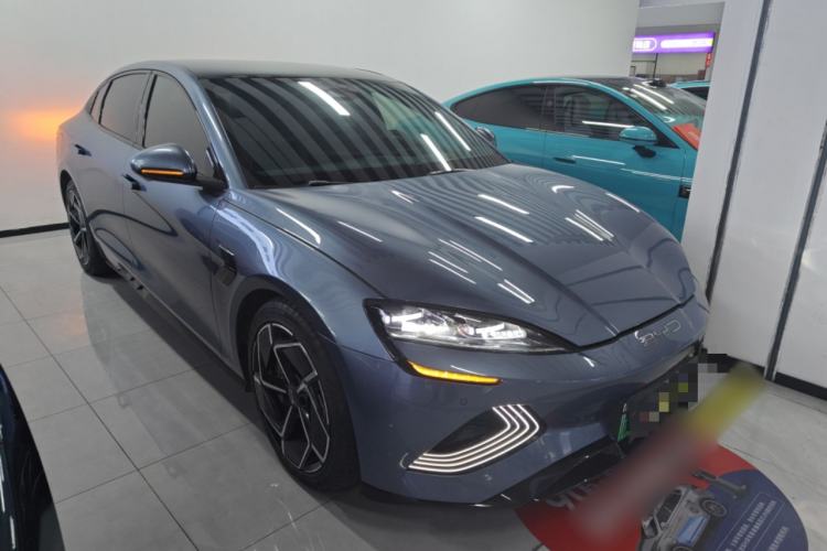 Used BYD Seal 2022 700 km Long-Range Rear-Wheel-Drive Version Front Right 45 Deg