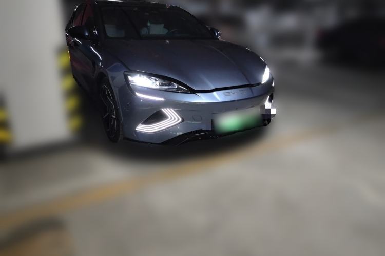 Used BYD Seal 2022 650 km All-Wheel-Drive Performance Version Front Right 45 Deg