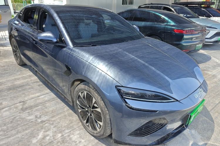 Used BYD Seal 2022 550 km Standard Range Rear-Wheel Drive Prestige Version Front Right 45 Deg