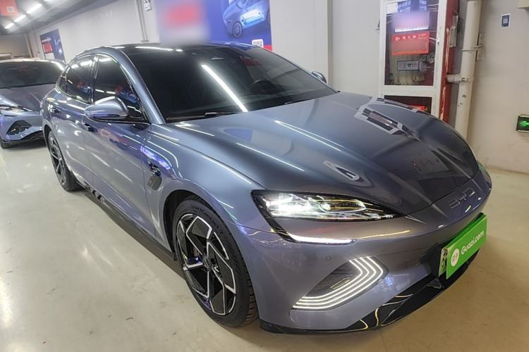 Used BYD Seal 2022 700 km Long-Range Rear-Wheel-Drive Version Front Right 45 Deg