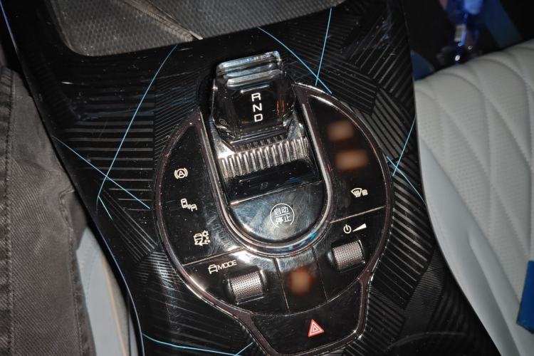 Used BYD Seal 2022 550 km Standard Range Rear-Wheel Drive Prestige Version Gear Lever