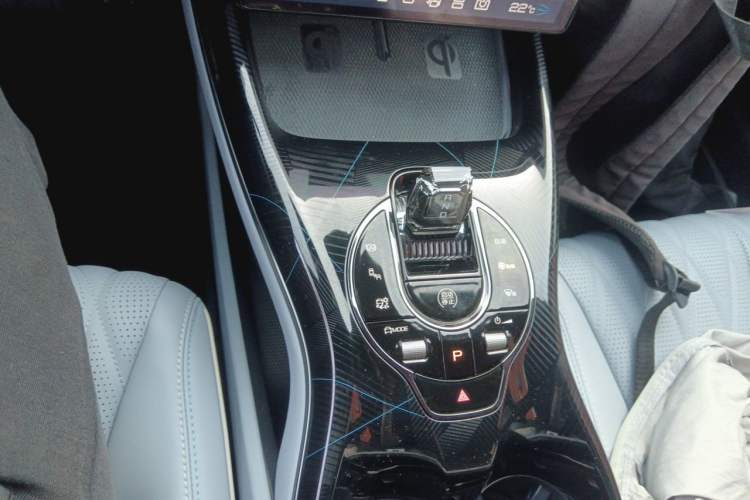 Used BYD Seal 2022 550 km Standard Range Rear-Wheel Drive Prestige Version Gear Lever