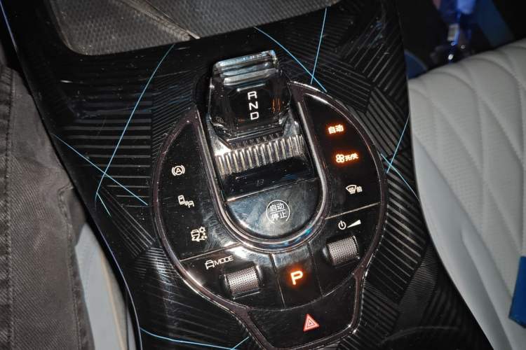 Used BYD Seal 2022 550 km Standard Range Rear-Wheel Drive Prestige Version Gear Lever