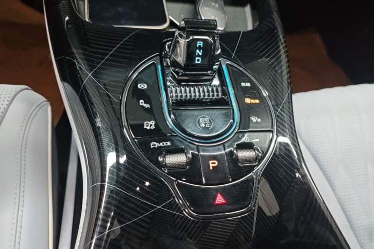 Used BYD Seal 2022 550 km Standard Range Rear-Wheel Drive Prestige Version Gear Lever