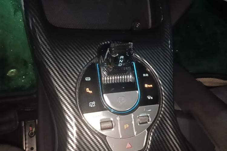 Used BYD Seal 2022 650 km All-Wheel-Drive Performance Version Gear Lever