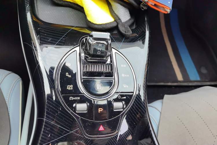 Used BYD Seal 2022 650 km All-Wheel-Drive Performance Version Gear Lever