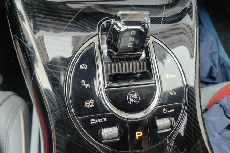 Used BYD Seal 2022 550 km Standard Range Rear-Wheel Drive Prestige Version Gear Lever