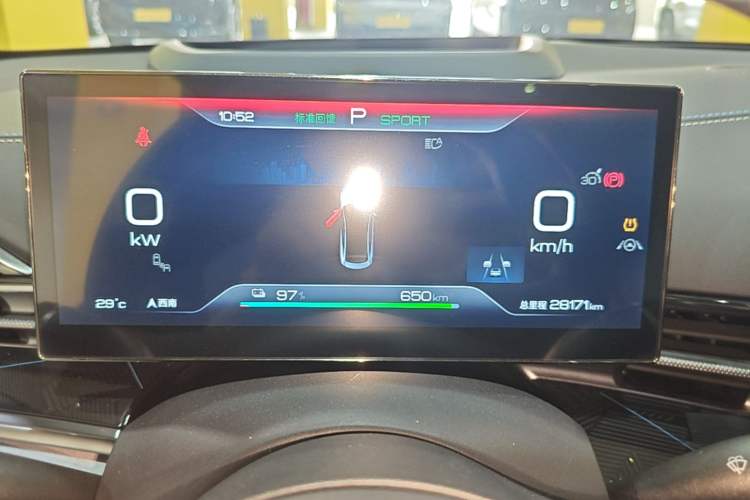 Used BYD Seal 2022 700 km Long-Range Rear-Wheel-Drive Version Instrument Cluster