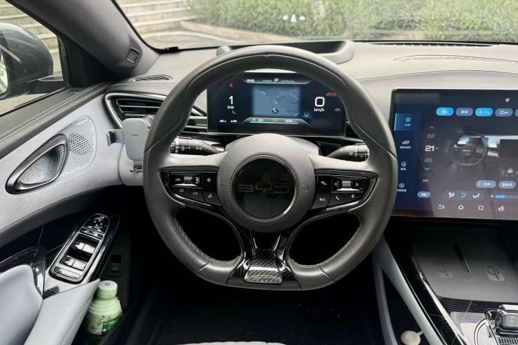Used BYD Seal 2022 700 km Long-Range Rear-Wheel-Drive Version Interior 2