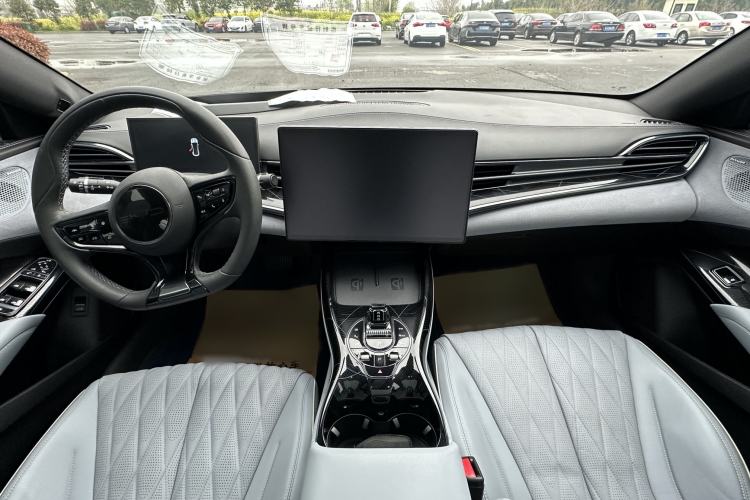 Used BYD Seal 2022 700 km Long-Range Rear-Wheel-Drive Version Interior 2