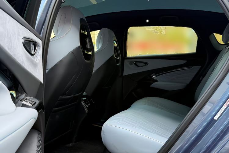 Used BYD Seal 2022 550 km Standard Range Rear-Wheel Drive Prestige Version Interior 3