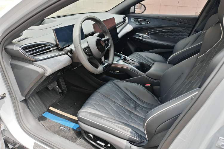Used BYD Seal 2022 700 km Long-Range Rear-Wheel-Drive Version Interior 3