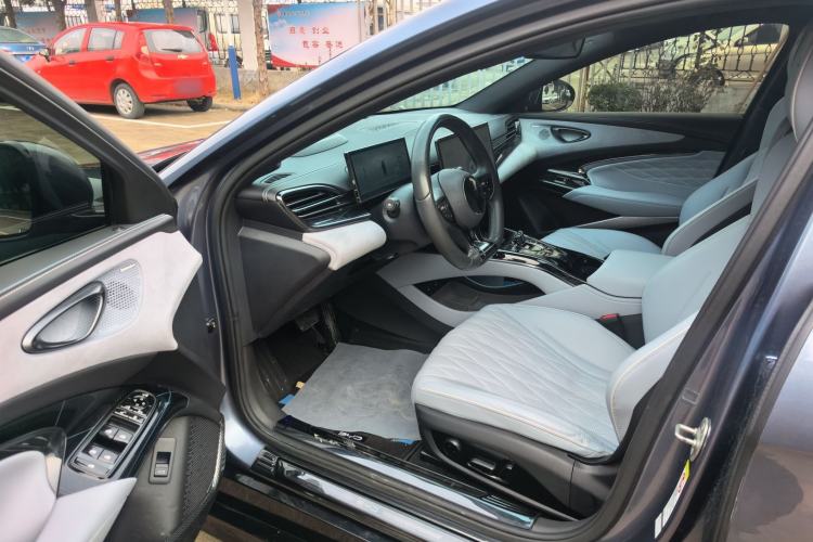 Used BYD Seal 2022 700 km Long-Range Rear-Wheel-Drive Version Interior 3