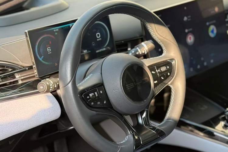 Used BYD Seal 2022 650 km All-Wheel-Drive Performance Version Interior 3