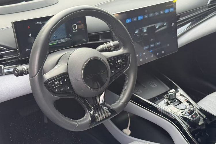 Used BYD Seal 2022 700 km Long-Range Rear-Wheel-Drive Version Interior 4