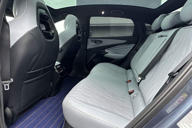 Used BYD Seal 2022 700 km Long-Range Rear-Wheel-Drive Version Interior 5