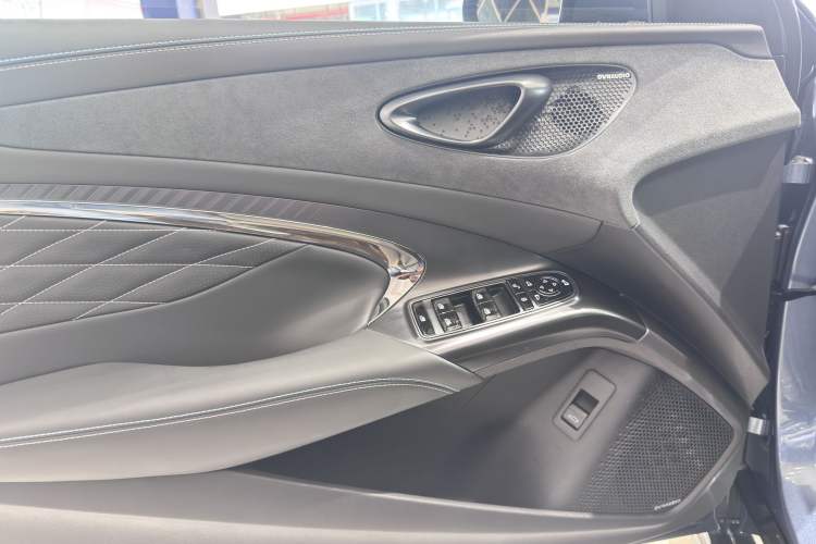 Used BYD Seal 2022 550 km Standard Range Rear-Wheel Drive Prestige Version Interior 7