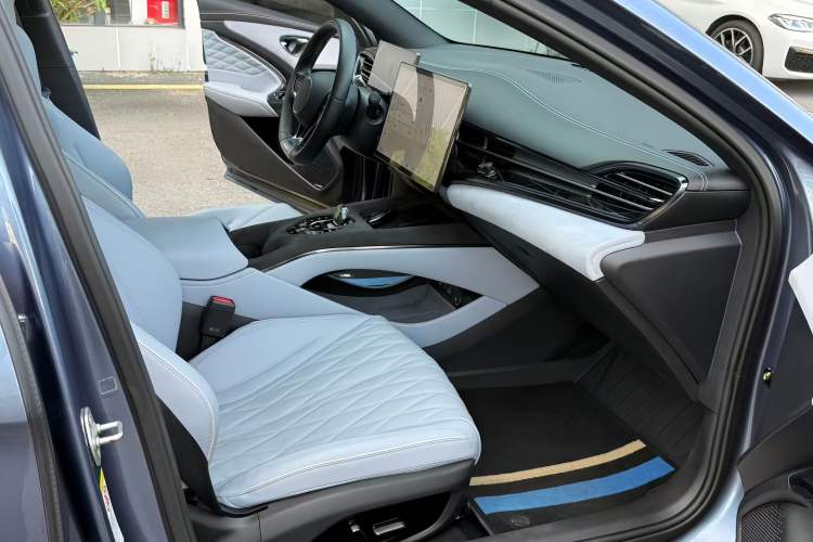 Used BYD Seal 2022 550 km Standard Range Rear-Wheel Drive Prestige Version Interior 8