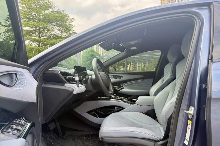Used BYD Seal 2022 700 km Long-Range Rear-Wheel-Drive Version Interior 8