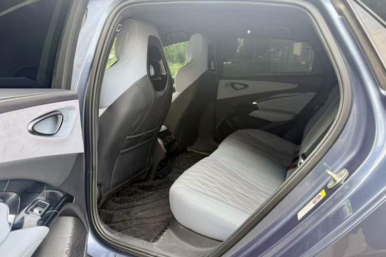 Used BYD Seal 2022 700 km Long-Range Rear-Wheel-Drive Version Interior 9