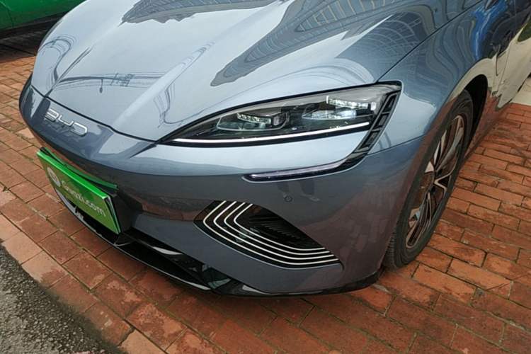 Used BYD Seal 2022 550 km Standard Range Rear-Wheel Drive Prestige Version Left Front Headlight