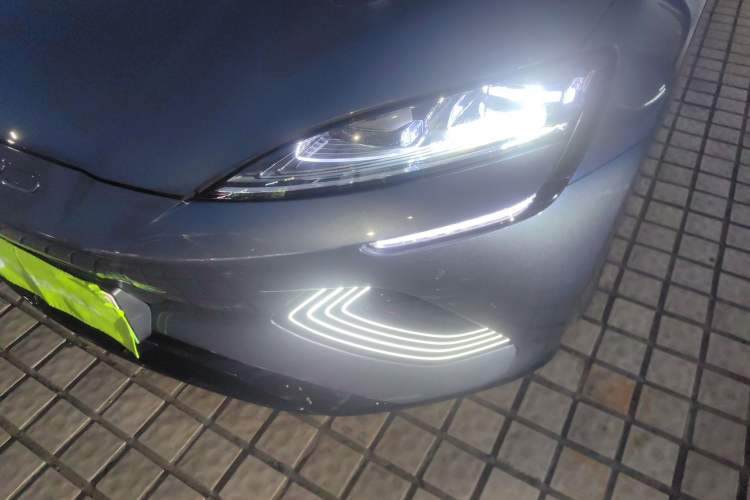 Used BYD Seal 2022 550 km Standard Range Rear-Wheel Drive Prestige Version Left Front Headlight