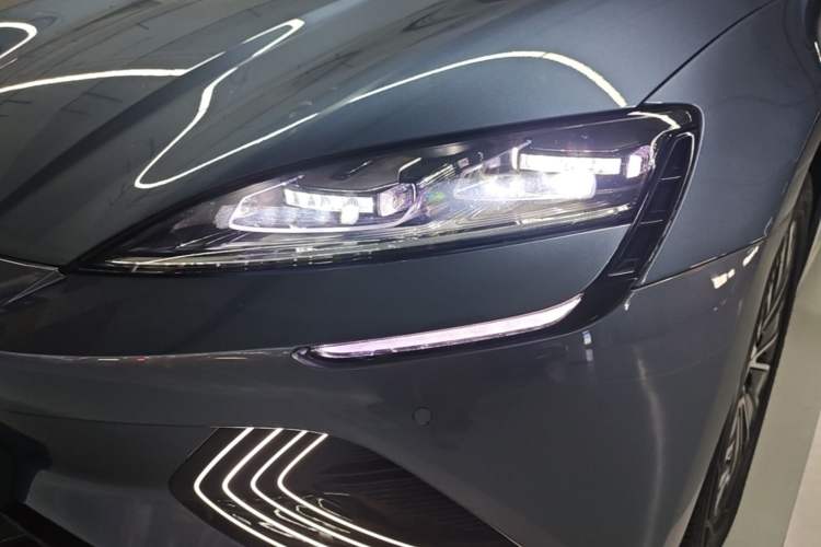 Used BYD Seal 2022 550 km Standard Range Rear-Wheel Drive Prestige Version Left Front Headlight
