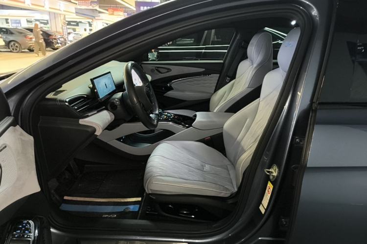 Used BYD Seal 2022 650 km All-Wheel-Drive Performance Version Left Front Seat
