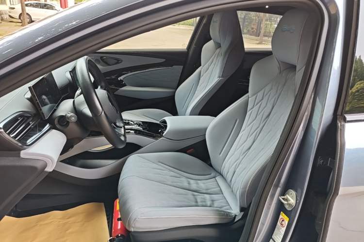 Used BYD Seal 2022 550 km Standard Range Rear-Wheel Drive Prestige Version Left Front Seat
