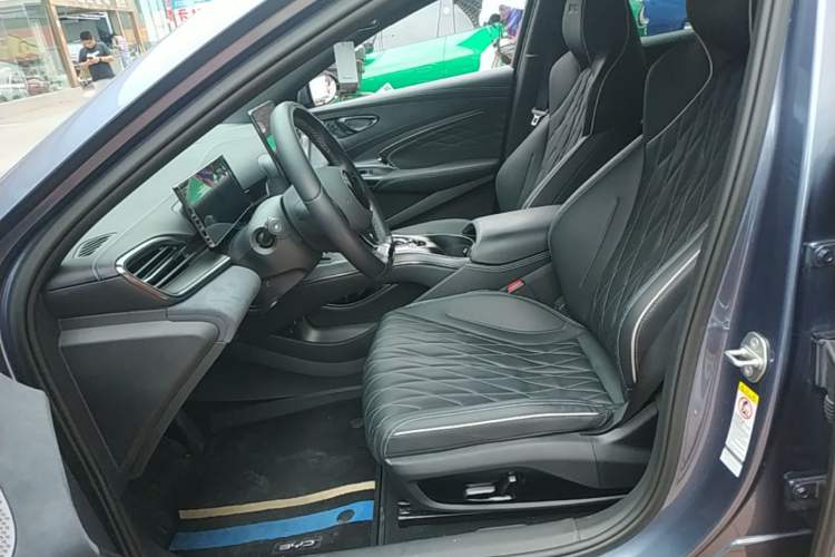 Used BYD Seal 2022 550 km Standard Range Rear-Wheel Drive Prestige Version Left Front Seat