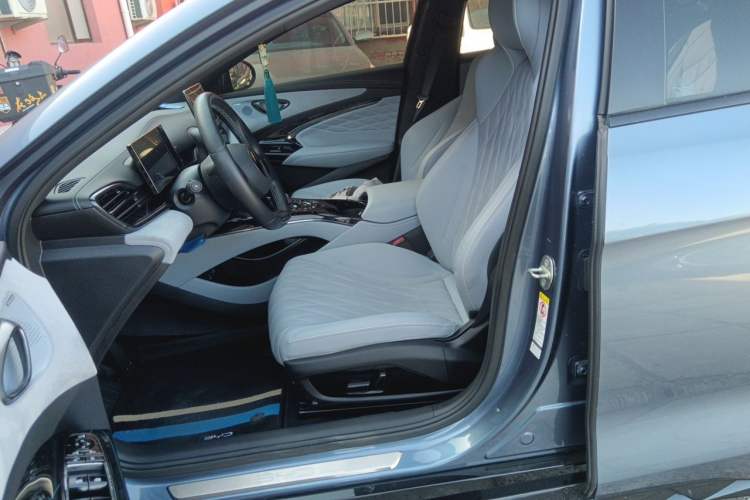 Used BYD Seal 2022 550 km Standard Range Rear-Wheel Drive Prestige Version Left Front Seat