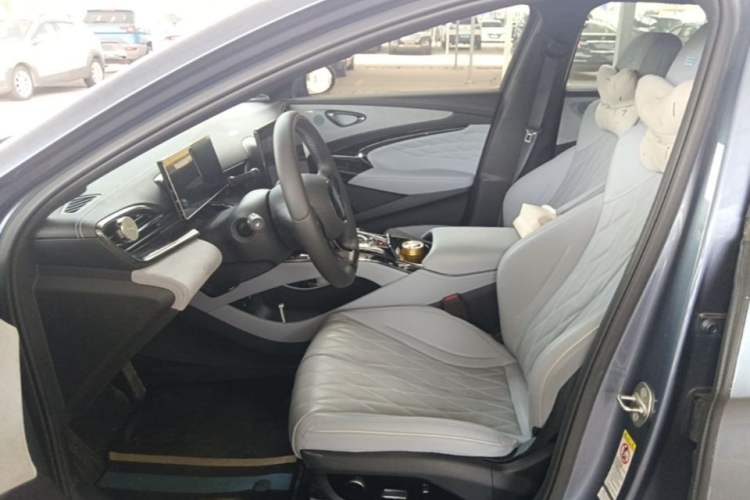 Used BYD Seal 2022 650 km All-Wheel-Drive Performance Version Left Front Seat