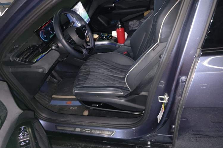 Used BYD Seal 2022 550 km Standard Range Rear-Wheel Drive Prestige Version Left Front Seat