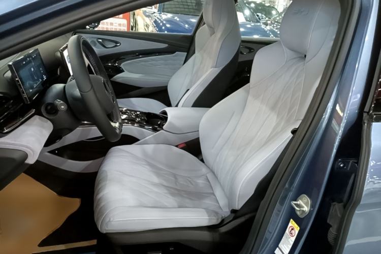 Used BYD Seal 2022 550 km Standard Range Rear-Wheel Drive Prestige Version Left Front Seat
