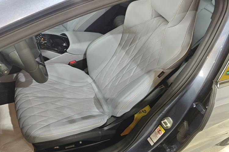 Used BYD Seal 2022 700 km Long-Range Rear-Wheel-Drive Version Left Front Seat