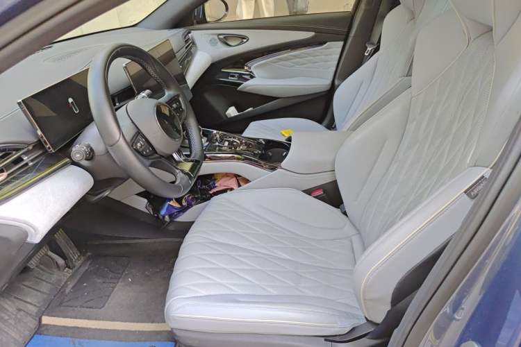 Used BYD Seal 2022 550 km Standard Range Rear-Wheel Drive Prestige Version Left Front Seat