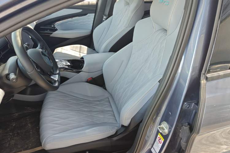 Used BYD Seal 2022 550 km Standard Range Rear-Wheel Drive Prestige Version Left Front Seat