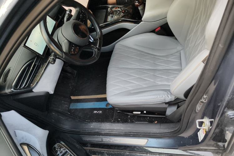Used BYD Seal 2022 550 km Standard Range Rear-Wheel Drive Prestige Version Left Front Seat