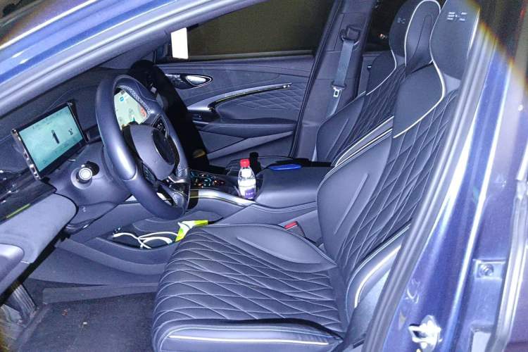 Used BYD Seal 2022 550 km Standard Range Rear-Wheel Drive Prestige Version Left Front Seat